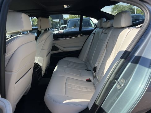 Used 2019 BMW 540i w/ M Sport Package RWD image 31