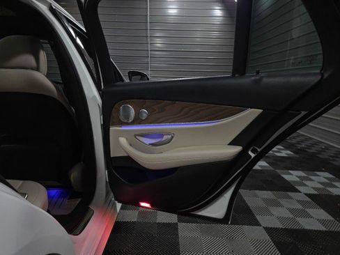 Used 2017 Mercedes-Benz E 400 4MATIC Wagon image 38