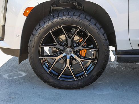Used 2021 Cadillac Escalade ESV Sport w/ Driver Assist Tech Package AWD/4WD image 9
