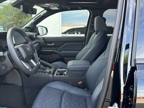 Used 2025 Toyota 4Runner 4WD image 8
