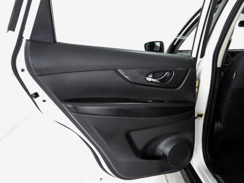 Used 2017 Nissan Rogue S FWD image 33