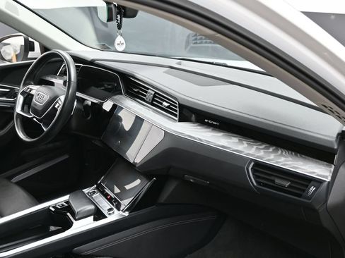 Used 2024 Audi Q8 e-tron Premium Plus w/ Premium Plus Package AWD/4WD image 35