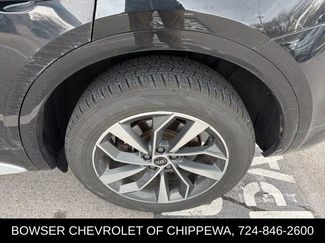 Used 2021 Audi Q5 2.0T Premium Plus w/ Premium Plus Package AWD/4WD video 3