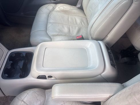 Used 2002 Chevrolet Tahoe LT AWD/4WD image 12