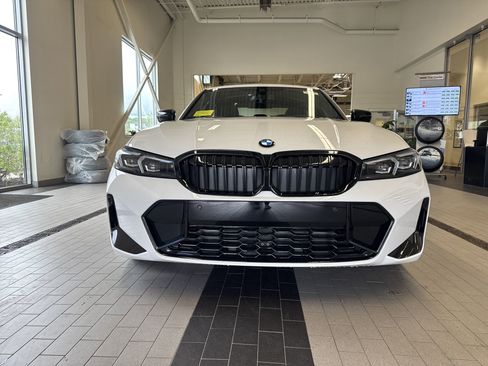 Used 2025 BMW 330i xDrive Sedan w/ M Sport Package image 2