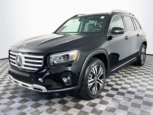 Used 2025 Mercedes-Benz GLB 250 GLB 250 image 2