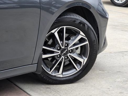 Used 2024 Kia Forte LXS FWD image 13