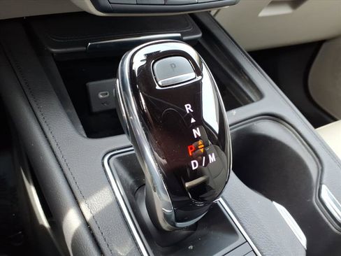 Certified 2023 Cadillac XT4 Luxury w/ Cold Weather Package image 25