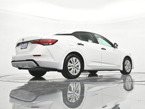 Used 2024 Nissan Sentra S FWD image 40