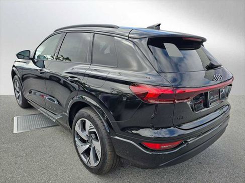 Certified 2025 Audi Q6 e-tron Premium Plus AWD/4WD image 5