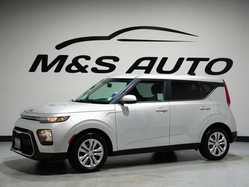 Used 2021 Kia Soul LX image 4