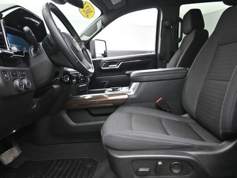 Used 2024 Chevrolet Silverado 3500 LT w/ Convenience Package image 13