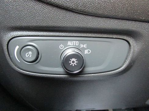 Used 2023 Chevrolet Equinox LT AWD/4WD image 12