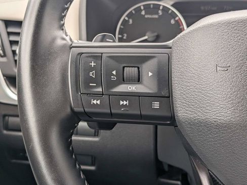 Used 2025 Nissan Rogue SV FWD image 23