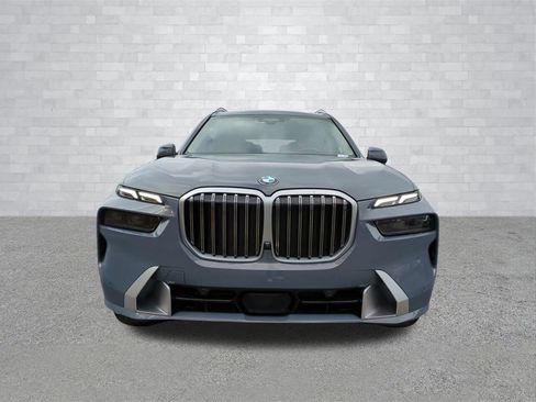 Used 2023 BMW X7 xDrive40i w/ Executive Package image 9