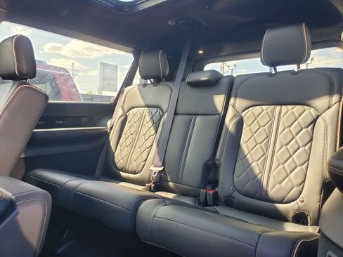 Used 2025 Jeep Grand Wagoneer L Series III w/ Rear Seat Video Group 1 AWD/4WD image 32