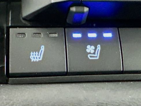 Used 2023 Toyota Tundra Platinum image 23