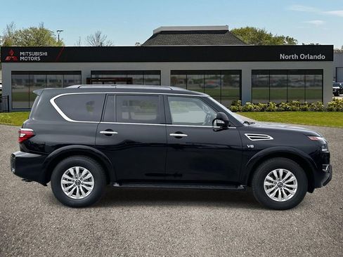 Used 2022 Nissan Armada SV image 2