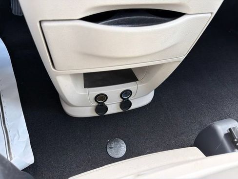 Used 2016 Chrysler Town & Country Touring w/ Driver Convenience Group FWD image 24