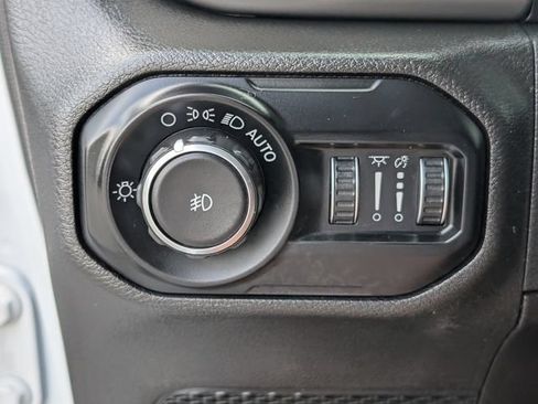 Used 2018 Jeep Wrangler Unlimited Sport S AWD/4WD image 17