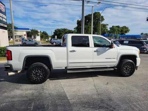 Used 2016 GMC Sierra 3500 Denali w/ Duramax Plus Package image 6