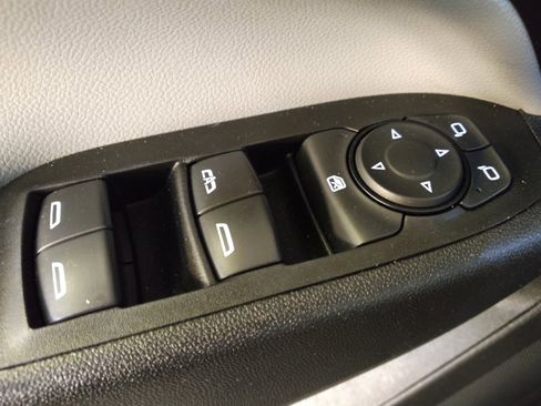 Used 2020 Chevrolet Equinox LT image 27