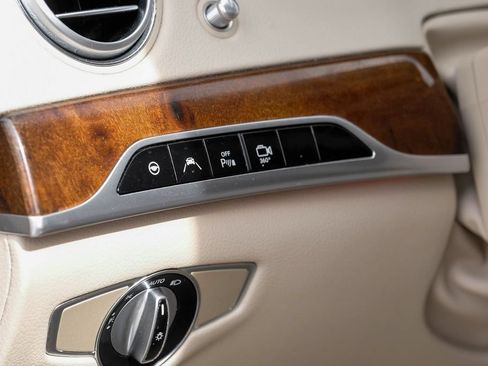 Used 2014 Mercedes-Benz S 550 Sedan image 32