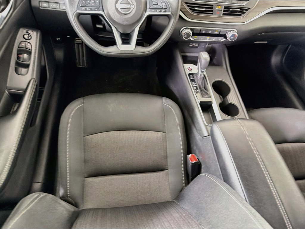 Used 2025 Nissan Altima 2.5 SV FWD image 25