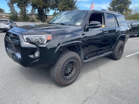 Used 2021 Toyota 4Runner SR5 Premium w/ Moonroof Package AWD/4WD image 3