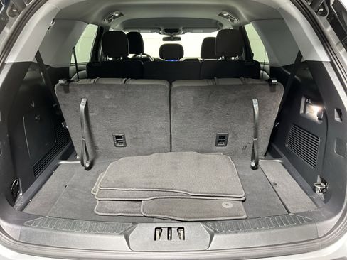 Used 2022 Ford Explorer XLT image 25