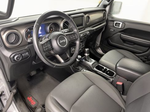 Used 2018 Jeep Wrangler Unlimited Sport S AWD/4WD image 4