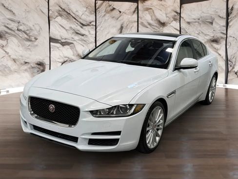 Used 2018 Jaguar XE Portfolio RWD image 7
