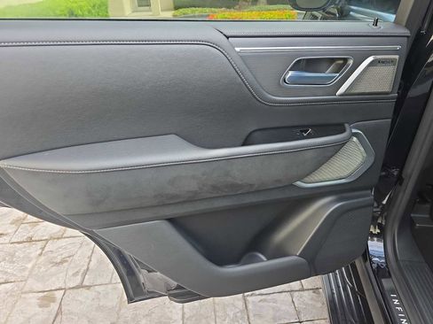 Certified 2025 INFINITI QX80 Sensory image 12