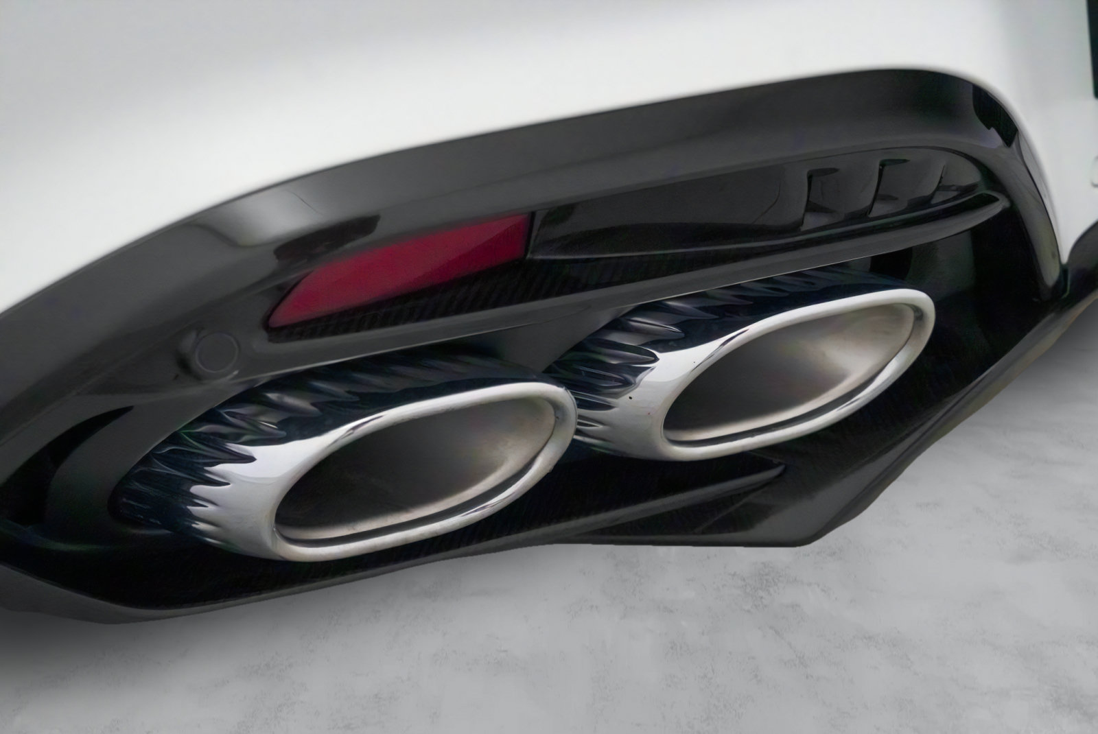 New 2026 Aston Martin Vanquish Convertible RWD image 41