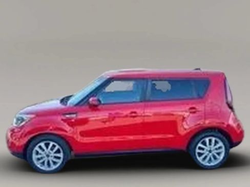 Used 2018 Kia Soul + FWD image 10