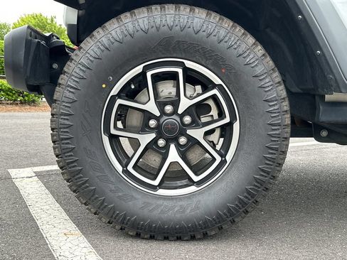 Used 2024 Jeep Wrangler Unlimited Rubicon AWD/4WD image 16
