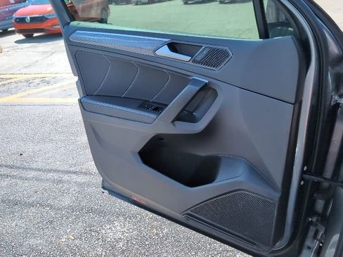 Used 2023 Volkswagen Tiguan SE R-Line image 23