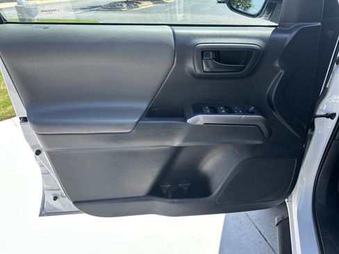 Used 2023 Toyota Tacoma SR5 RWD image 14