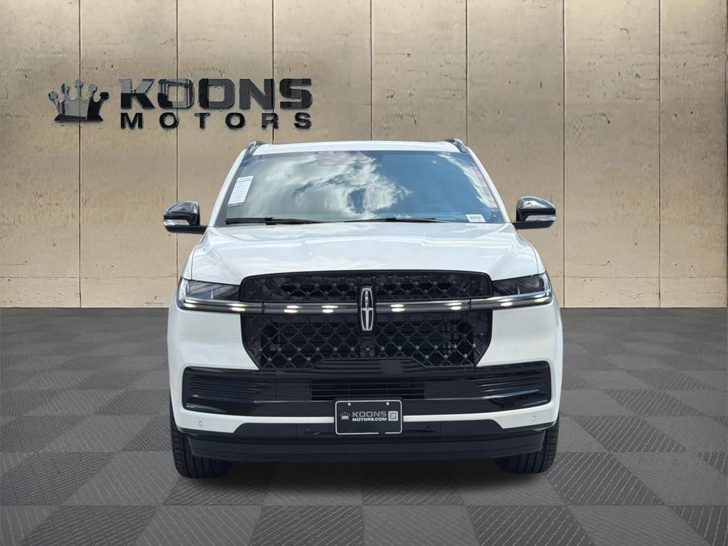 New 2026 Lincoln Navigator Reserve w/ Jet Appearance Package AWD/4WD image 3