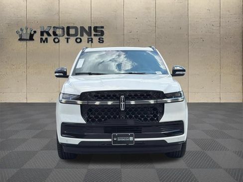 New 2026 Lincoln Navigator Reserve w/ Jet Appearance Package AWD/4WD image 3
