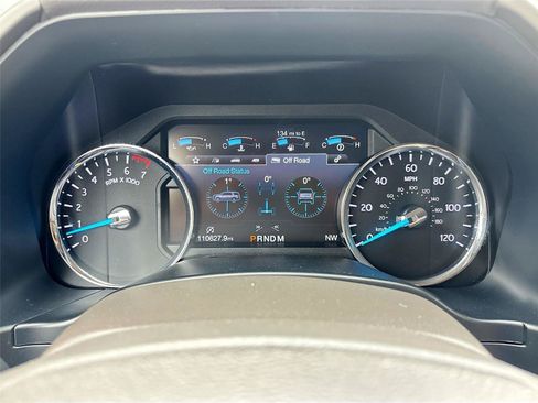 Used 2018 Ford Expedition XLT w/ Equipment Group 202A RWD image 12