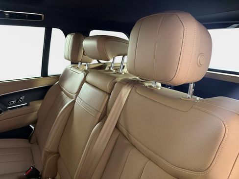 Used 2025 Land Rover Range Rover Long Wheelbase SE image 32