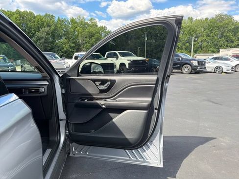 Used 2021 Lincoln Aviator AWD w/ Elements Package image 24