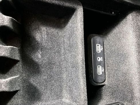 Used 2018 Dodge Charger R/T RWD image 33