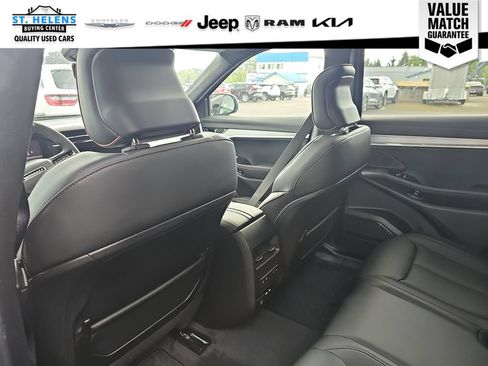 Used 2024 Jeep Wagoneer Limited AWD/4WD image 19
