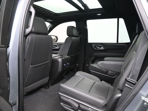 Used 2022 Chevrolet Tahoe Z71 w/ Luxury Package AWD/4WD image 26
