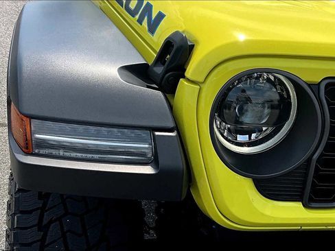 Used 2024 Jeep Wrangler Unlimited Rubicon 4xe image 27