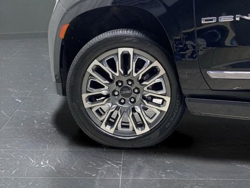 Used 2023 GMC Yukon XL Denali Ultimate image 39