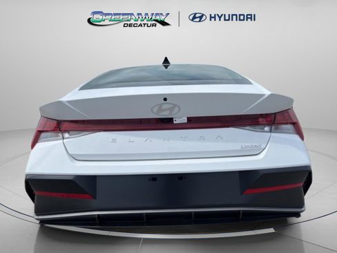 New 2025 Hyundai Elantra Limited image 7