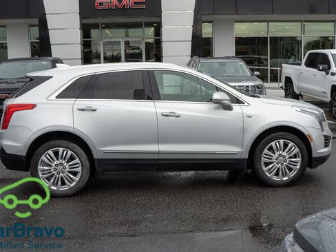 Used 2018 Cadillac XT5 Premium Luxury FWD image 2